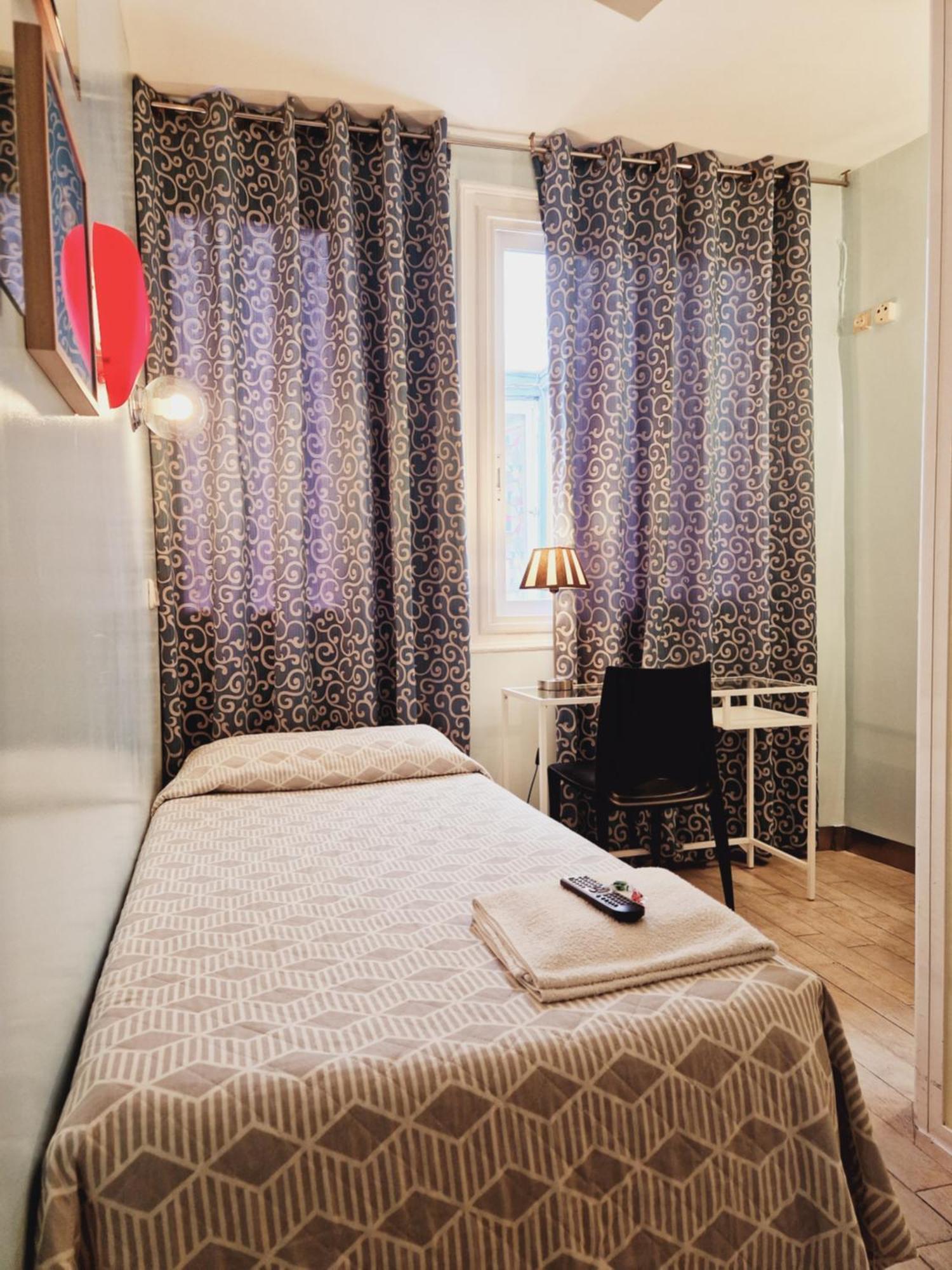 Casa De Huespedes Dolce Vita Madrid Eksteriør bilde