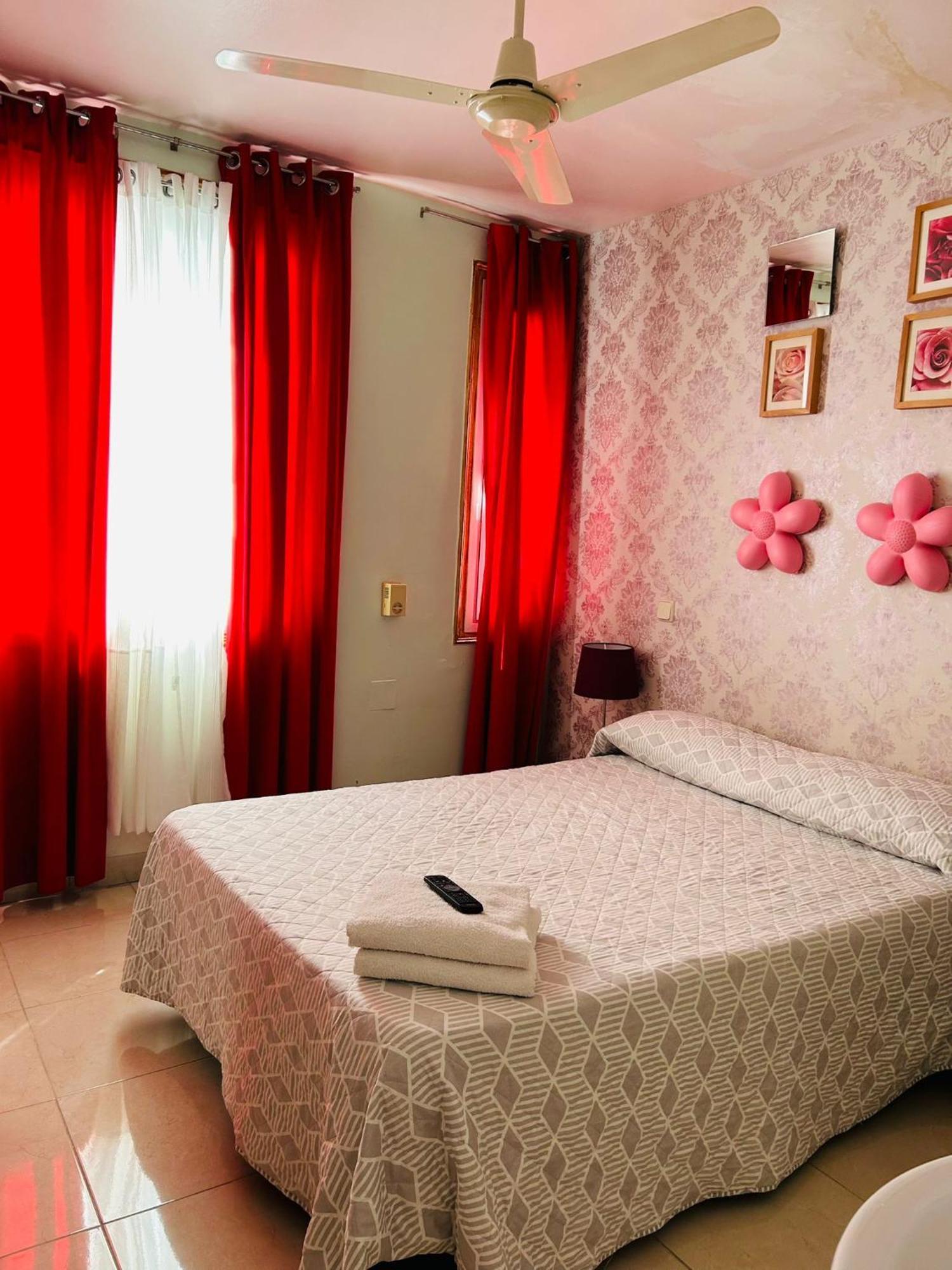 Casa De Huespedes Dolce Vita Madrid Eksteriør bilde