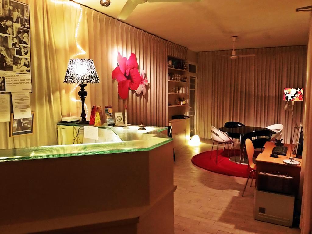 Casa De Huespedes Dolce Vita Madrid Eksteriør bilde